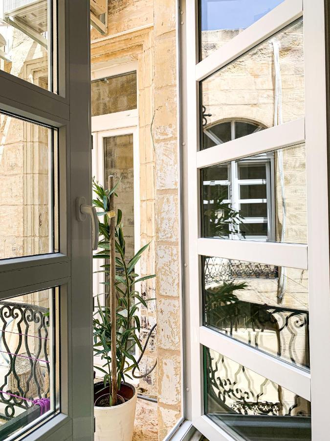 بيت شباب L'Artist Casa Micallef فاليتا المظهر الخارجي الصورة